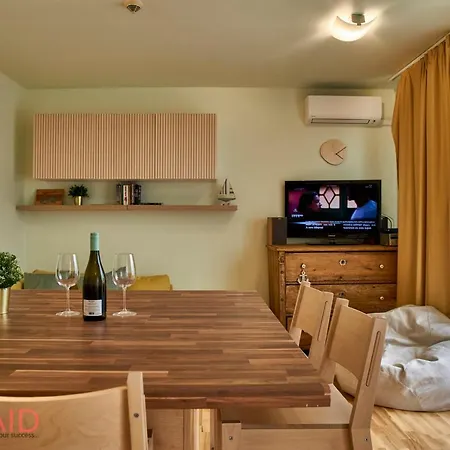 Silver Apartman - Hostaid
